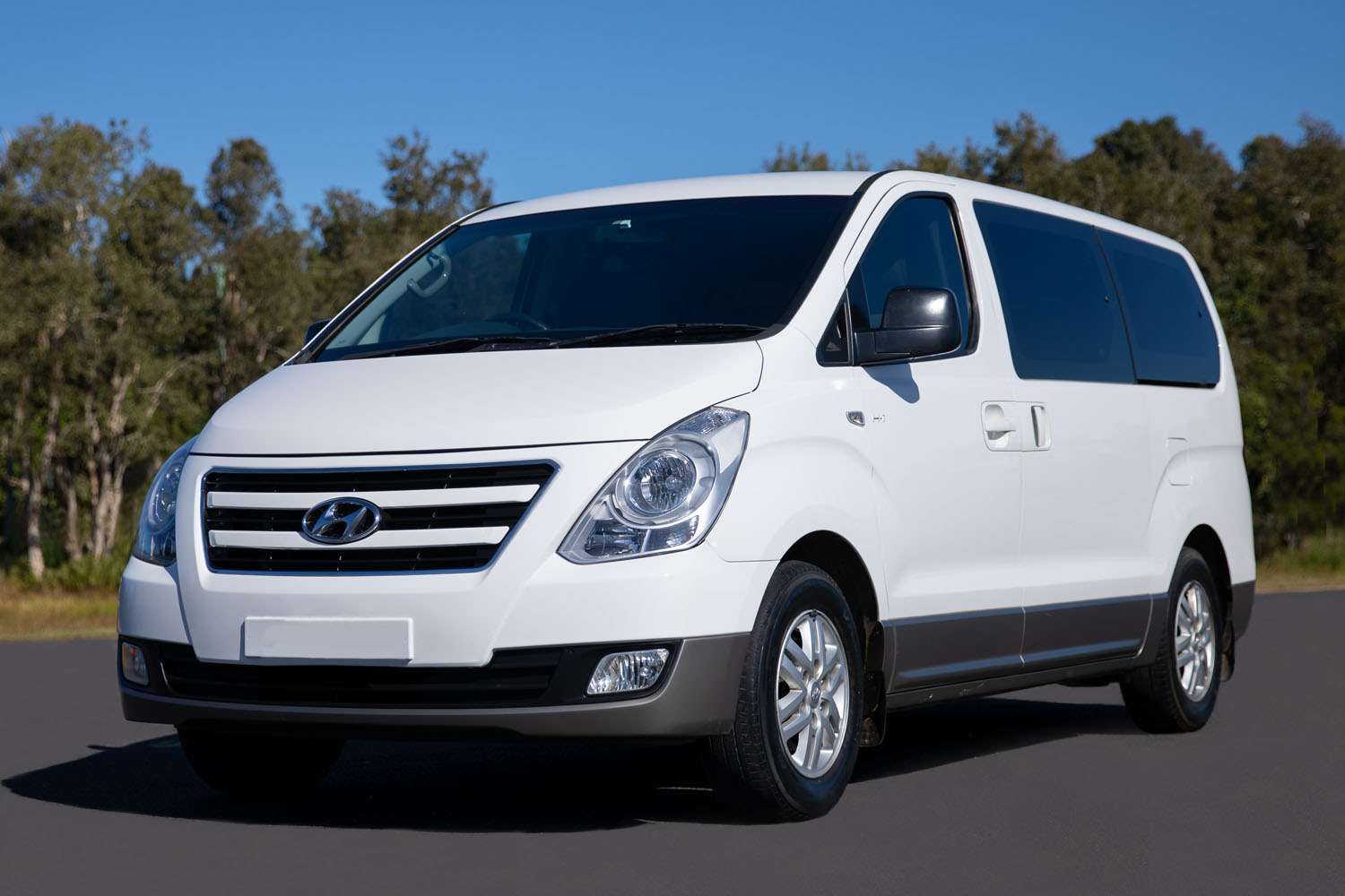 Hyundai iMax Rental Byron Bay